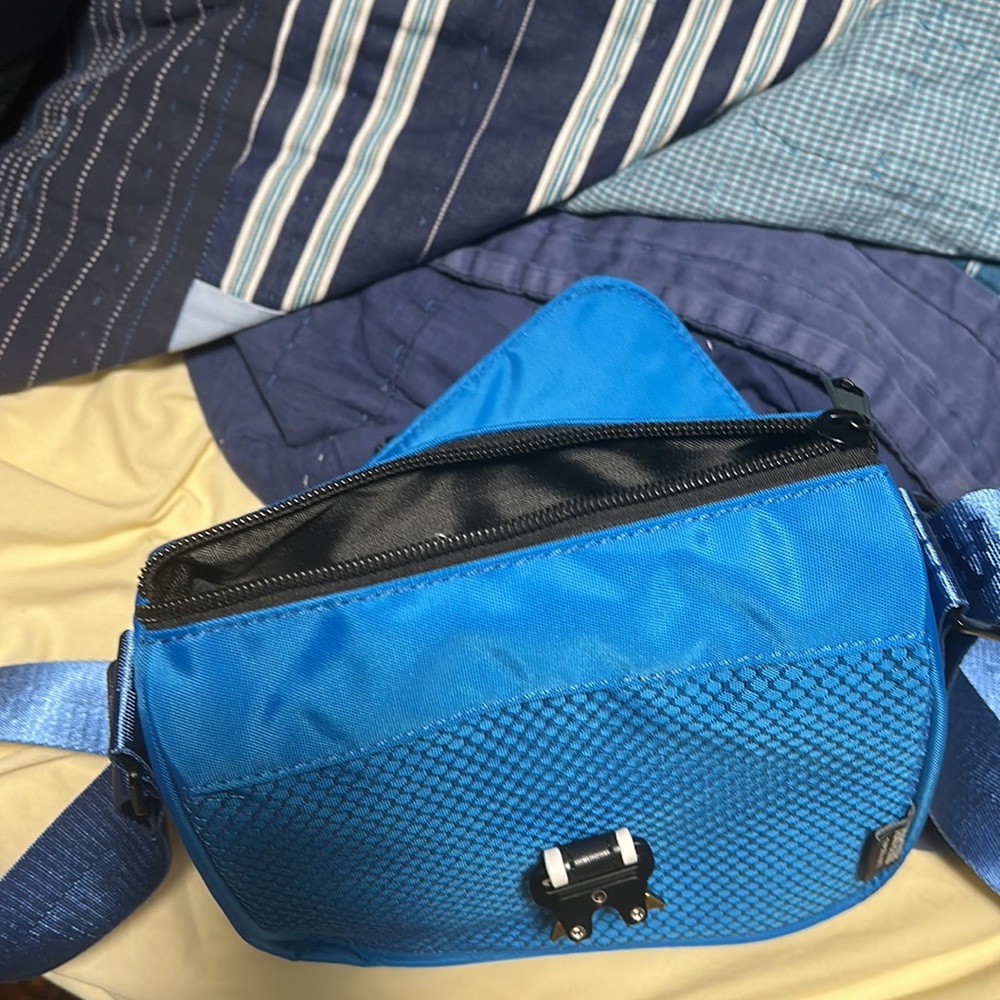 Trapstar bag - Picture 3 of 3